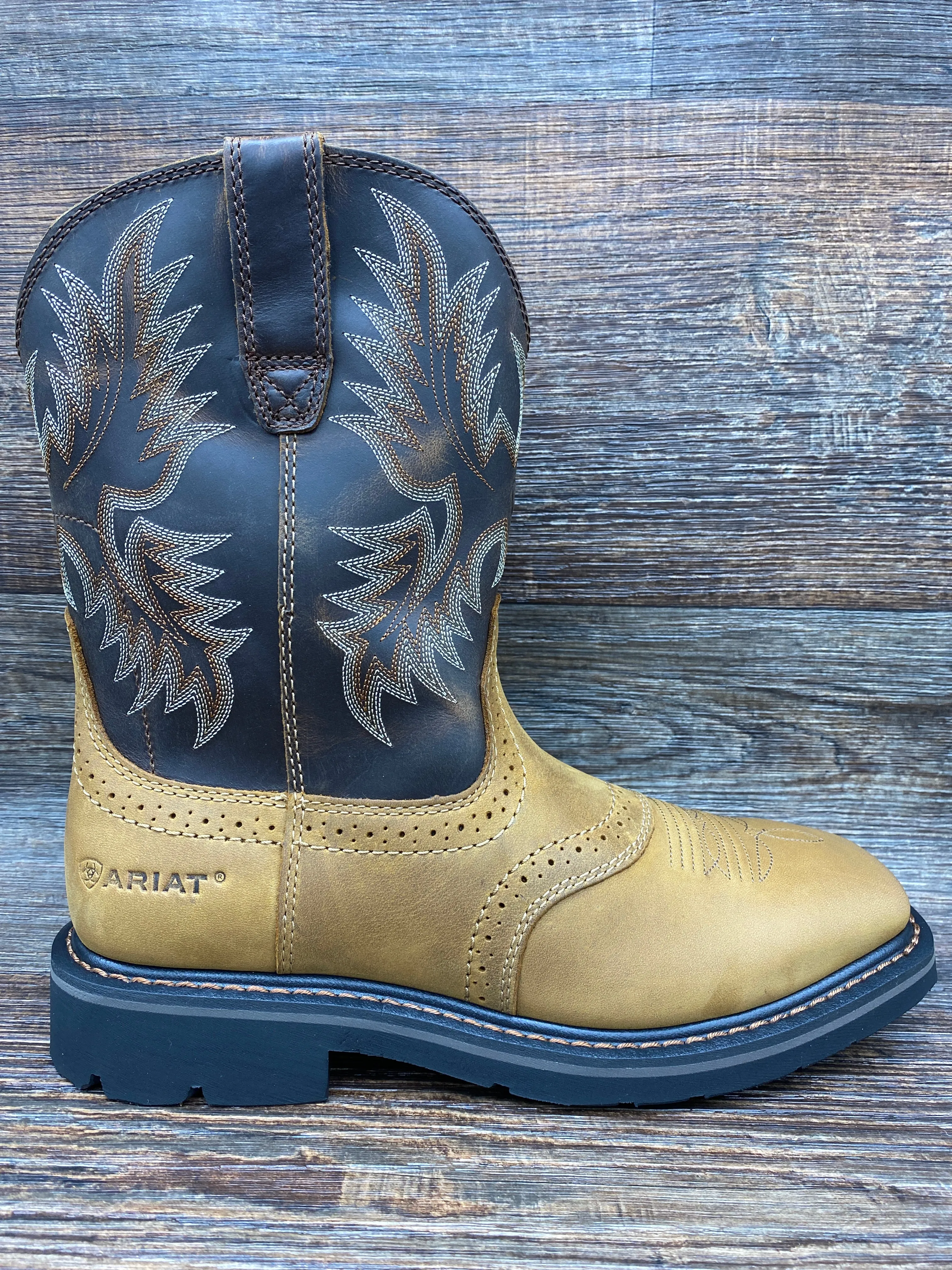10010148 Men's Sierra Square Toe Soft Toe Work Boot by Ariat