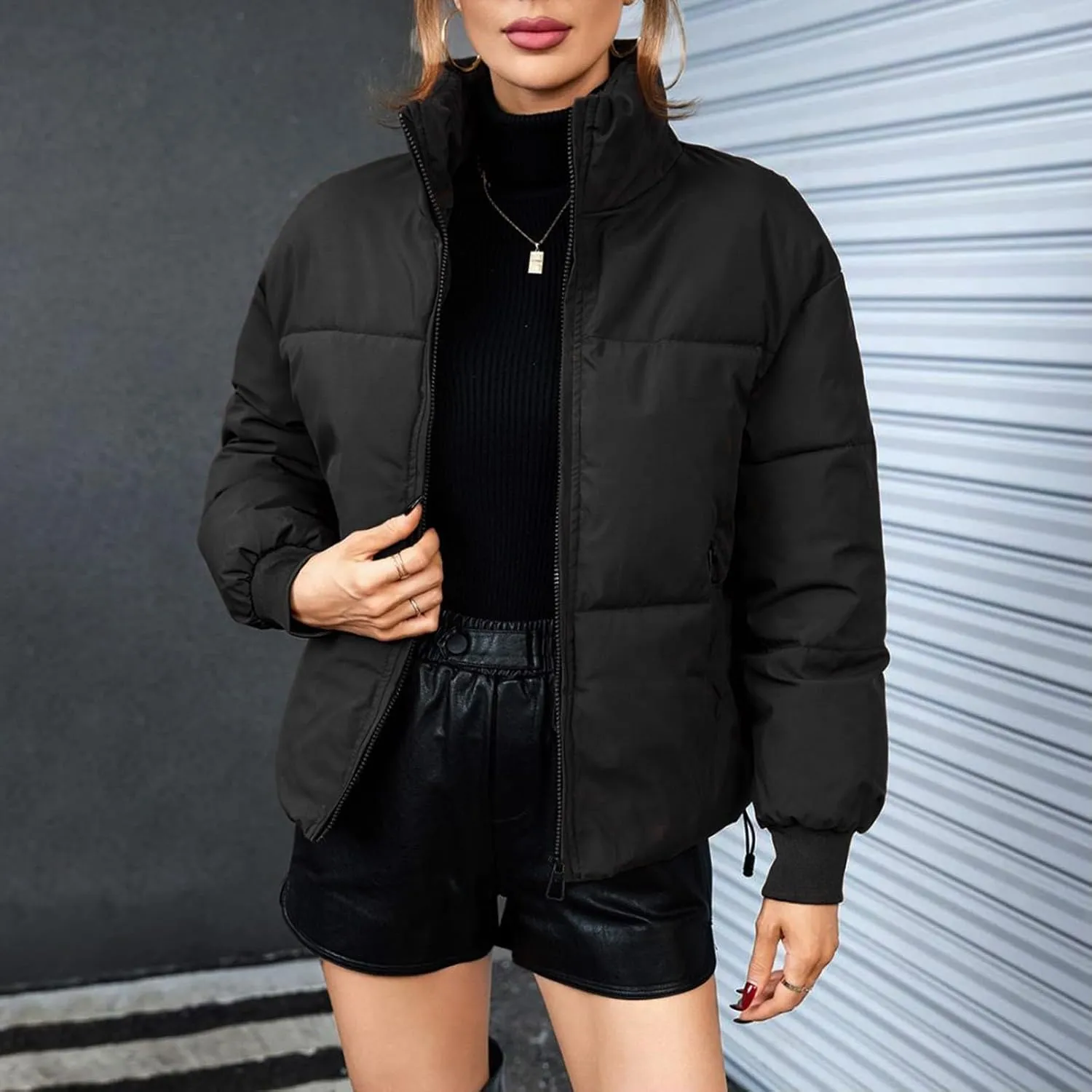 Womens Winter Quilted Jackets Long Sleeve Full Zip Puffer Jacket Short Quilted Warm Puffer Down Coat with Pocket 2024